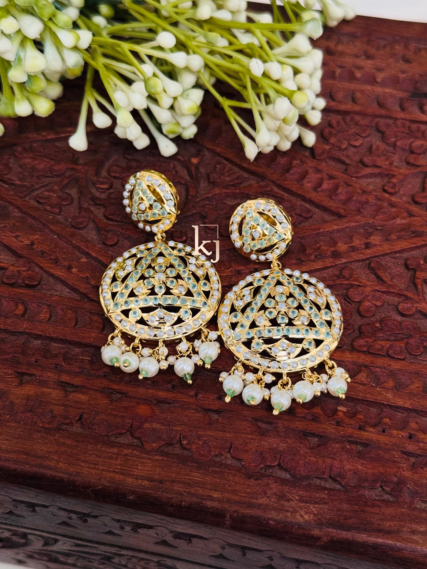 Novi earrings set