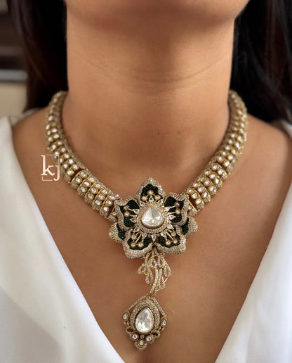 Eliska necklace set