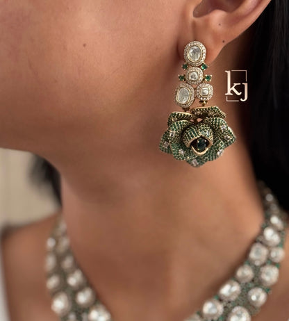 Roselia necklace set