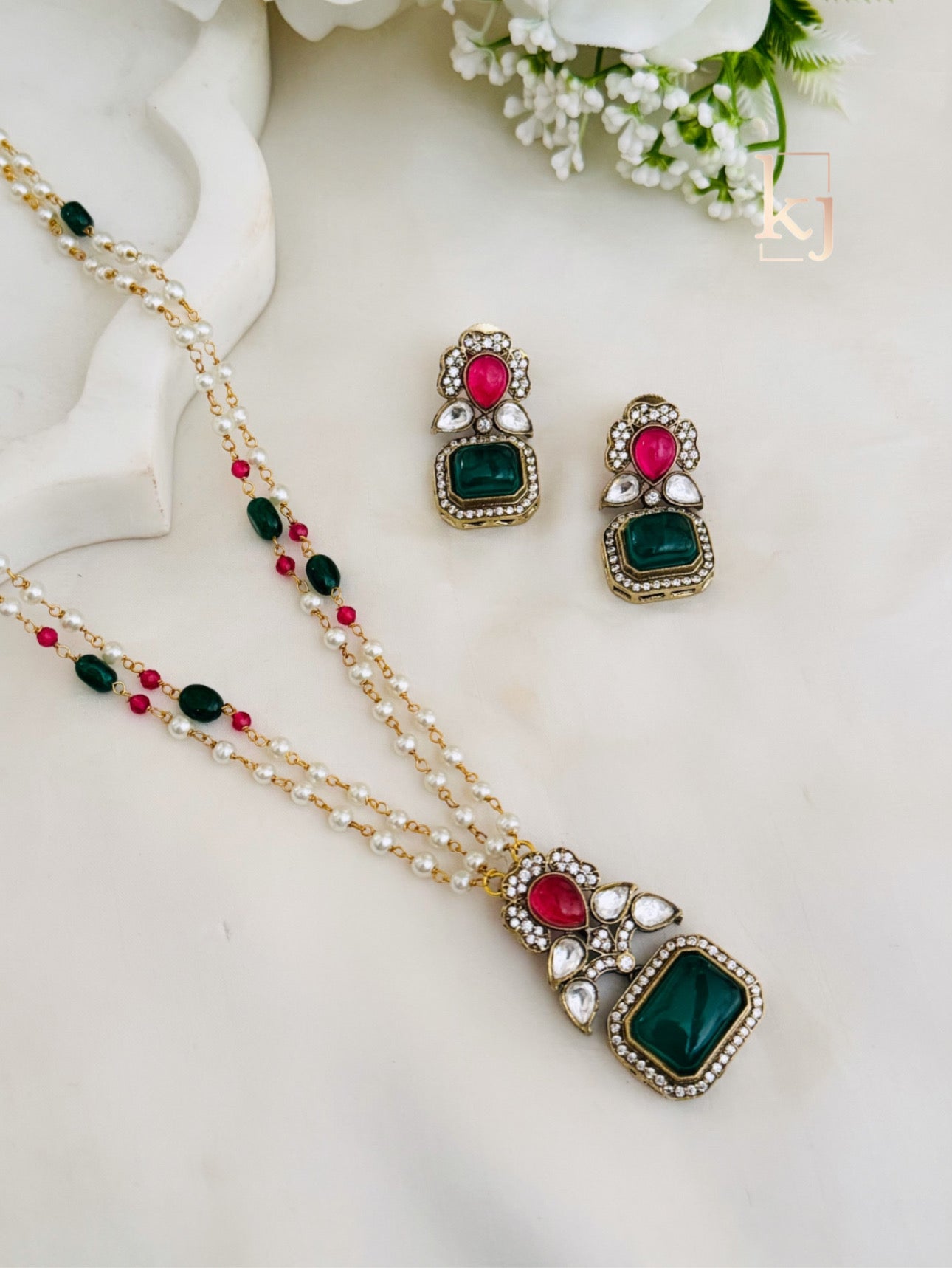 Elana pendant set