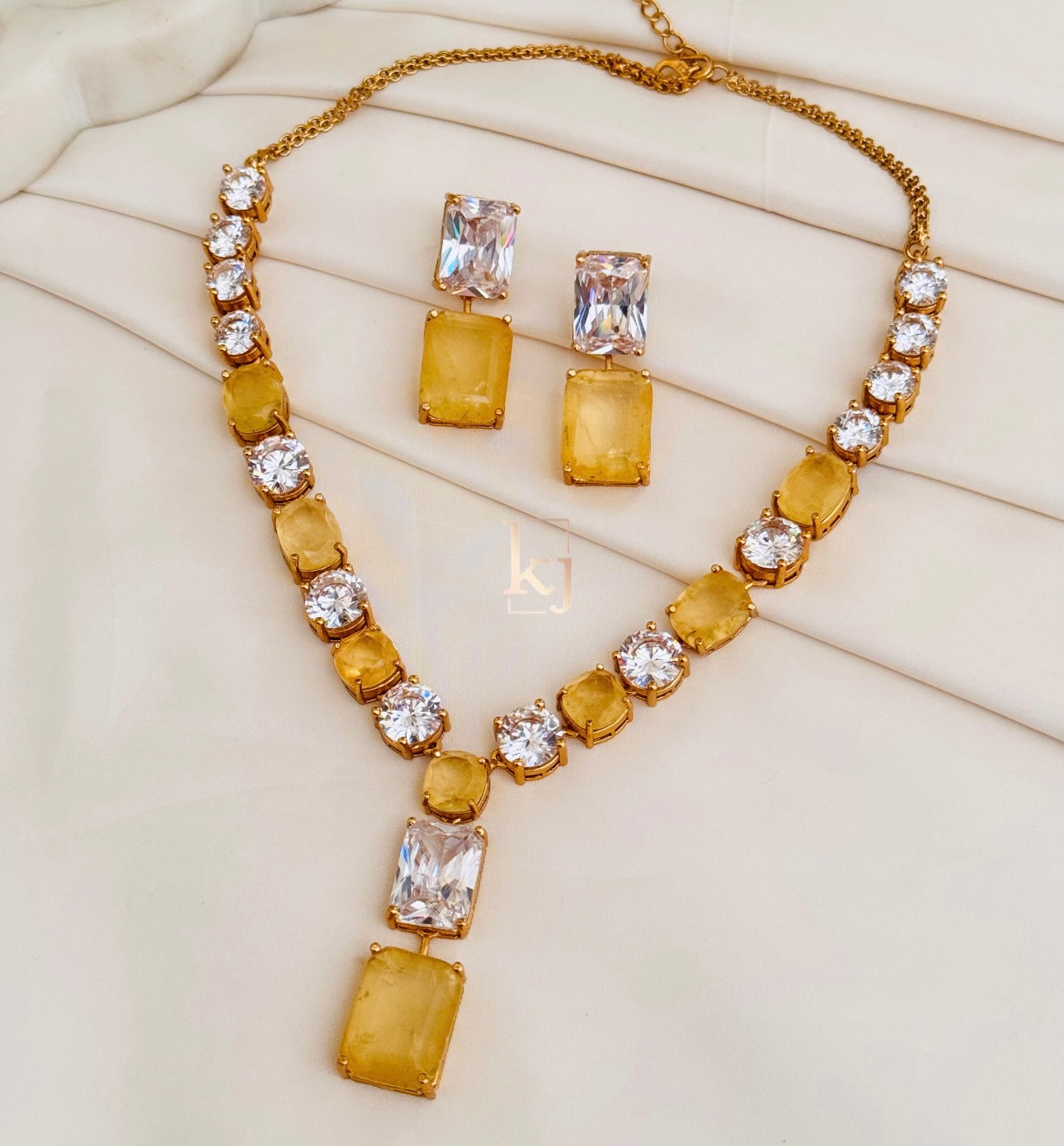 Nil necklace set