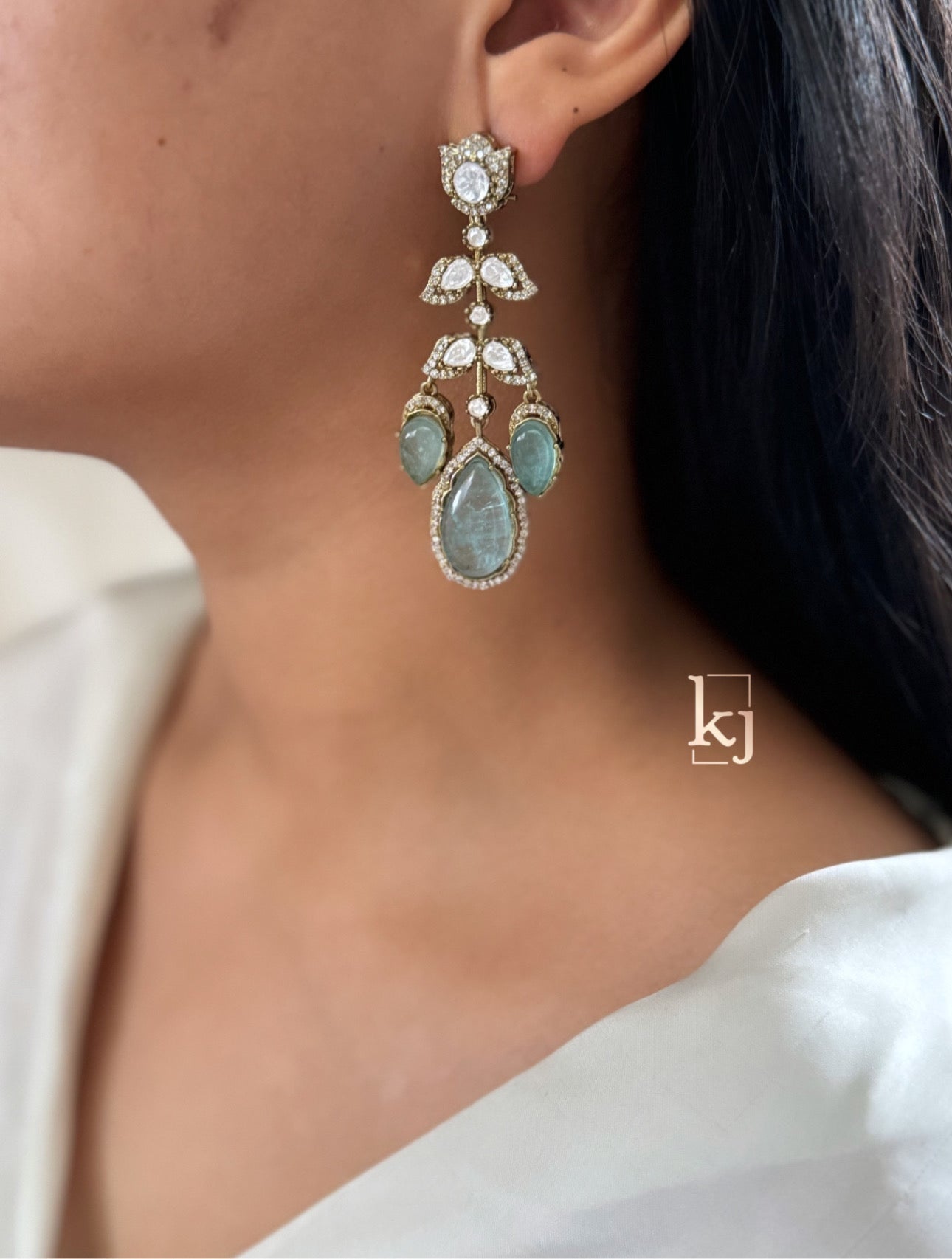 Calix Earrings set