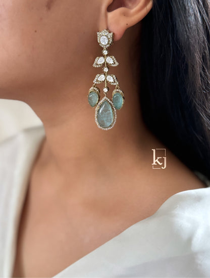 Calix Earrings set