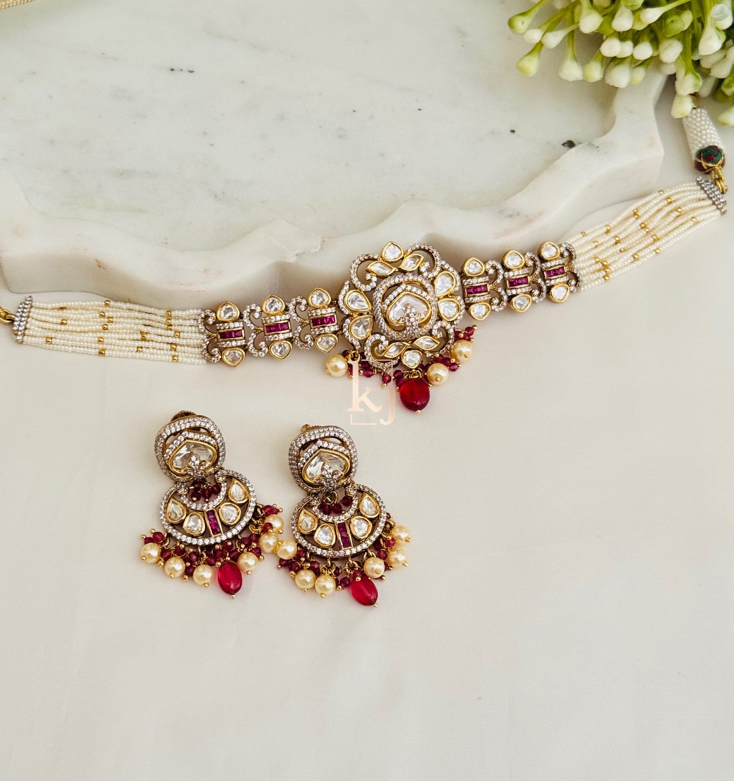 Kiaa choker set