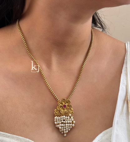 Nirva pendant set