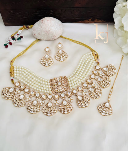 Arlo choker set