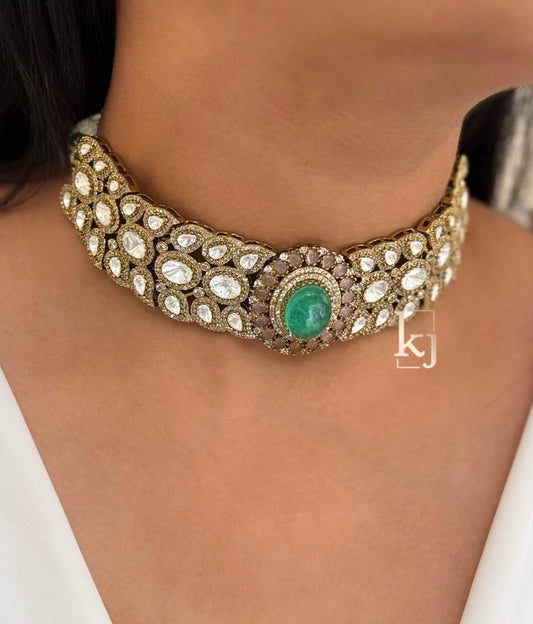 Azalea choker set