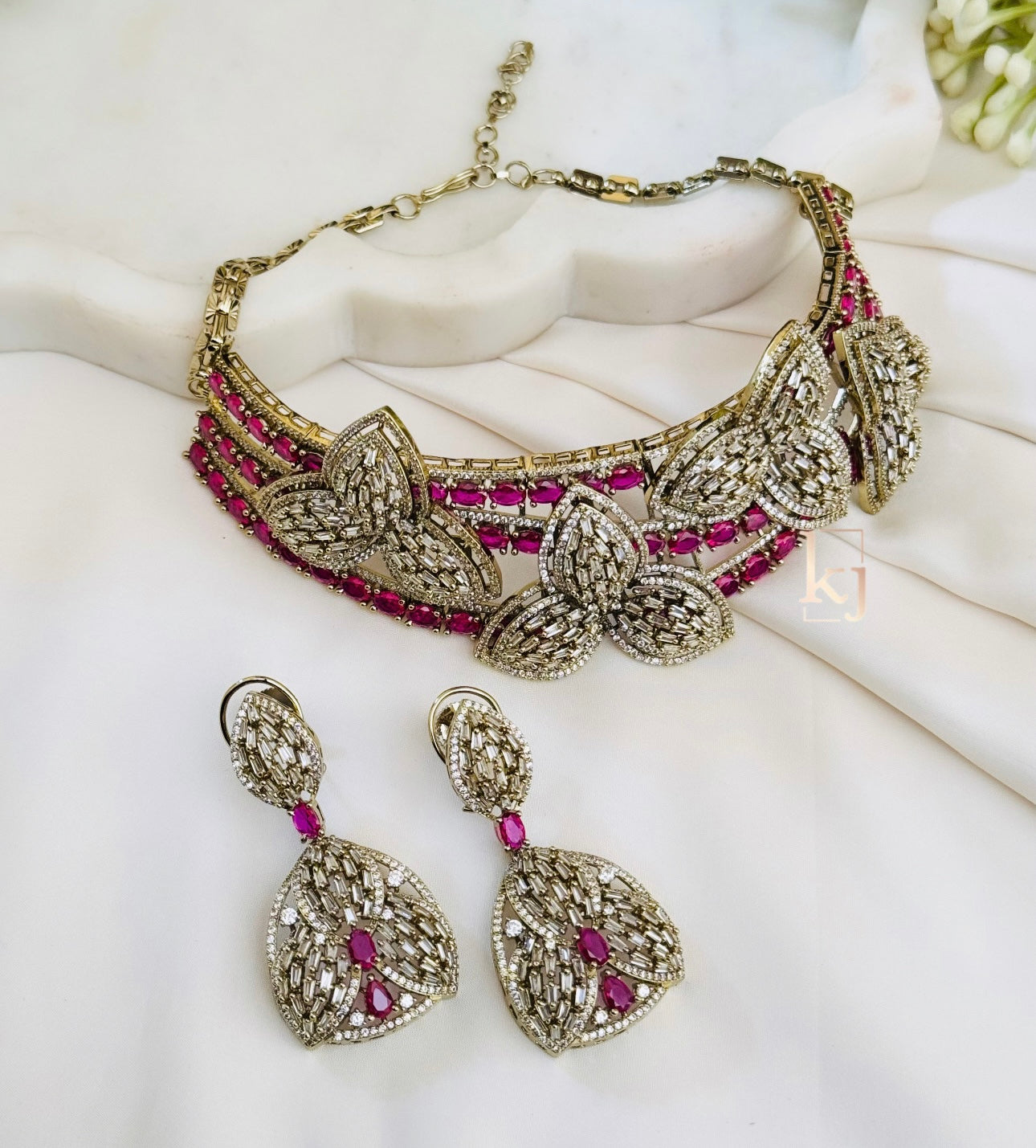 Serin choker set