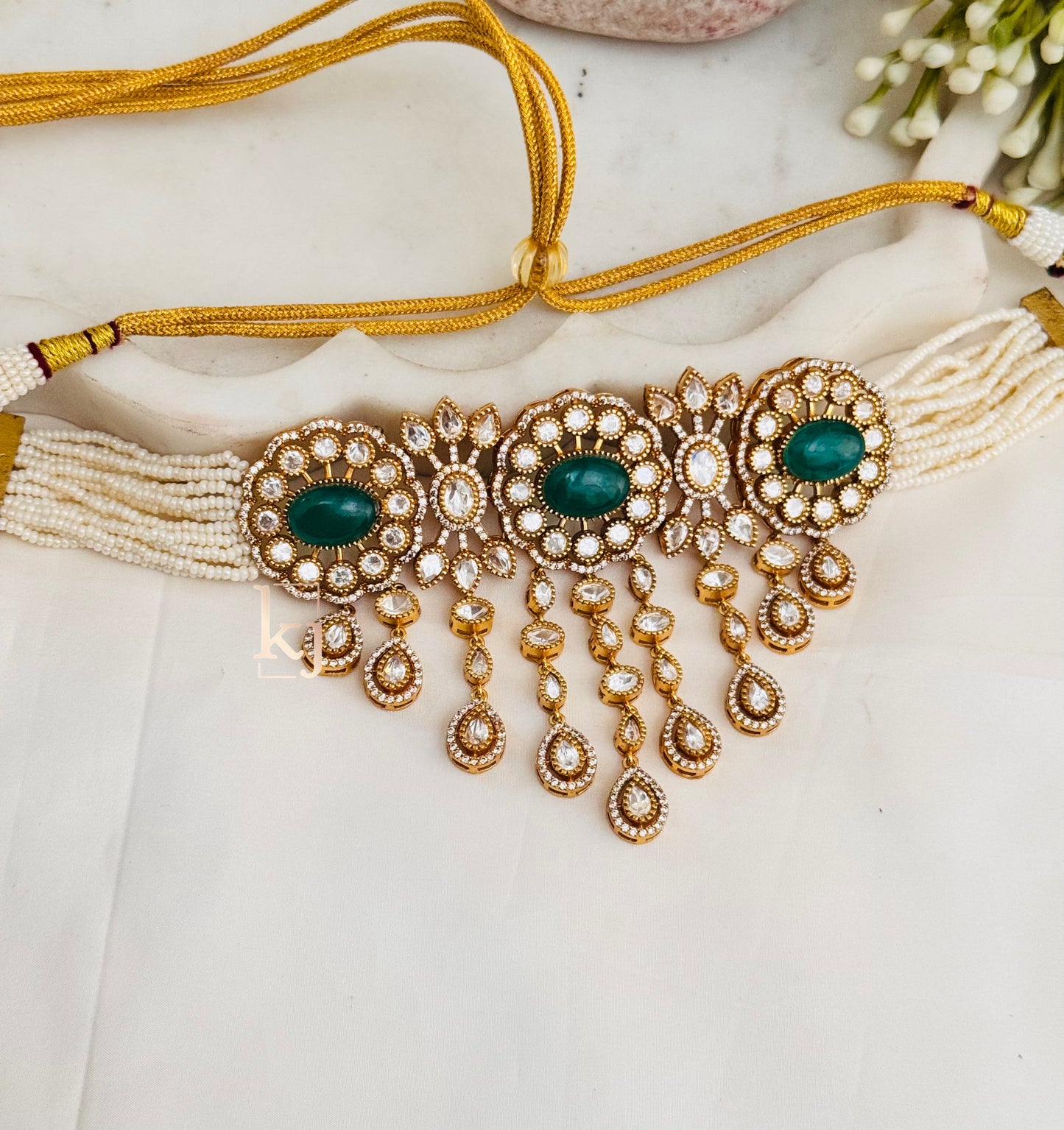 Aston choker set