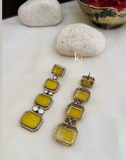 Zuri Earrings set