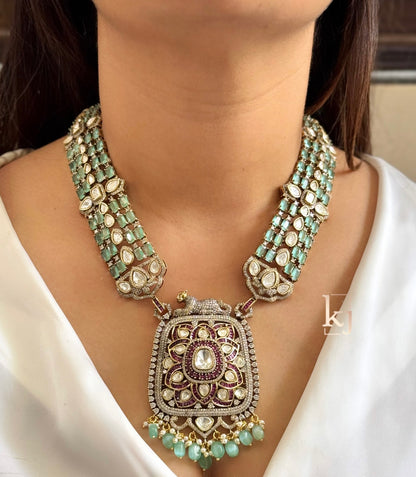 Amara pendant set