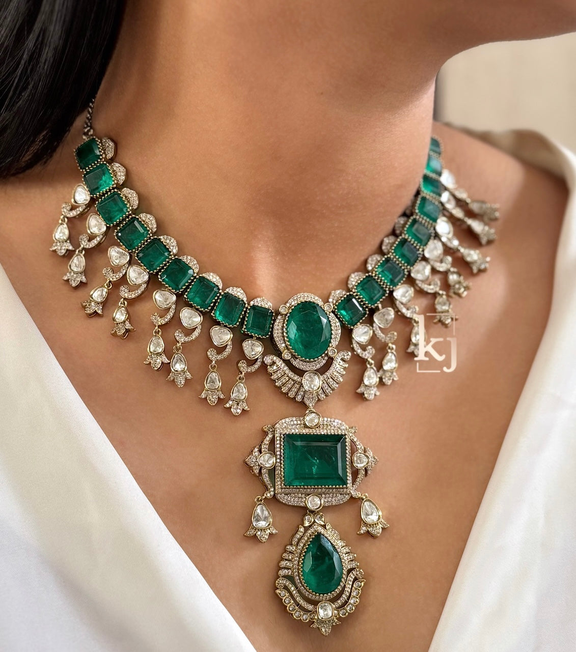 Wisteria necklace set