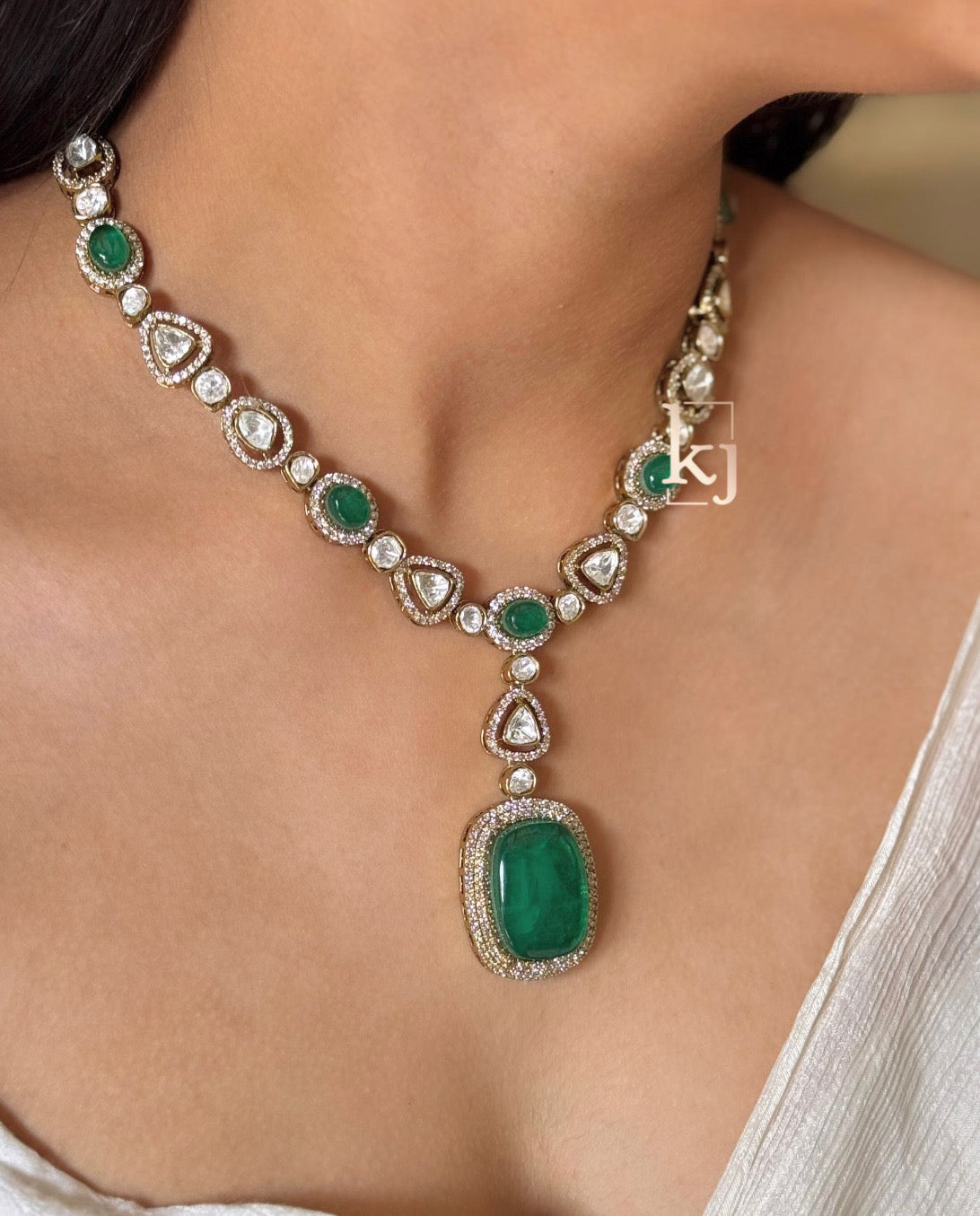Nurin pendant set