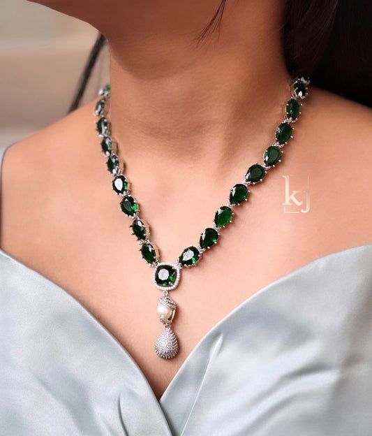 Vaani pendant set