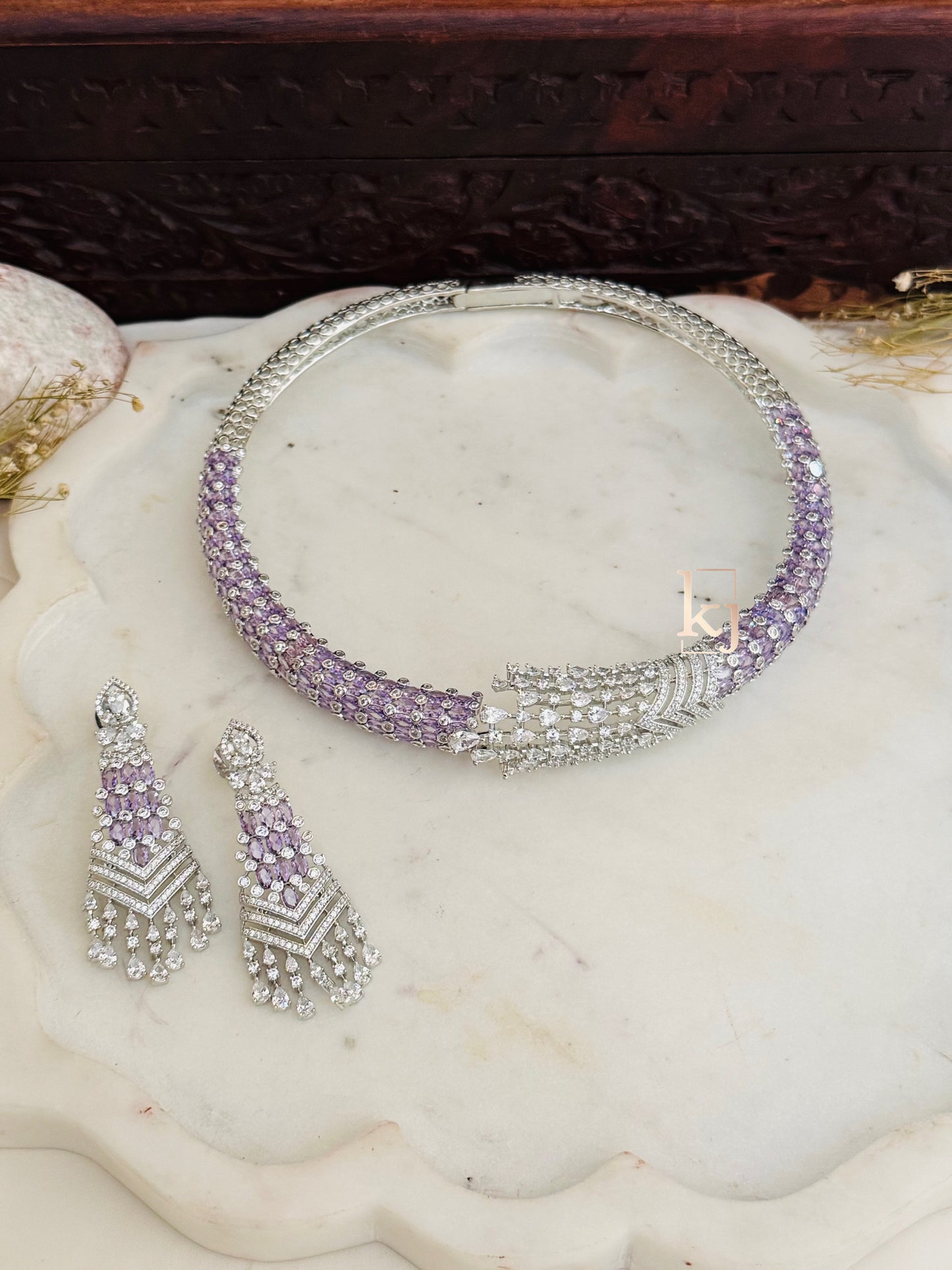 Reivy choker set