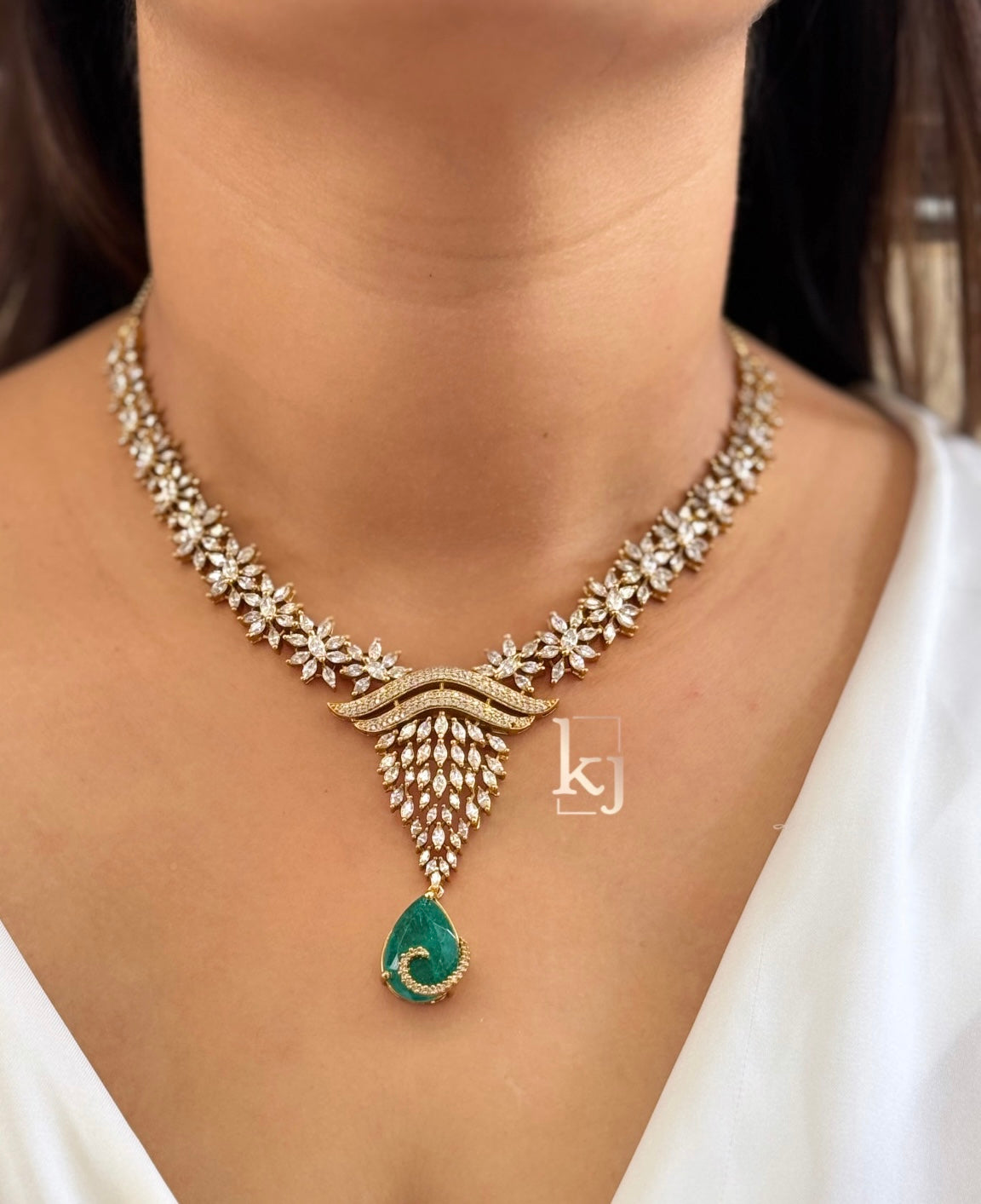 Vinisa necklace set