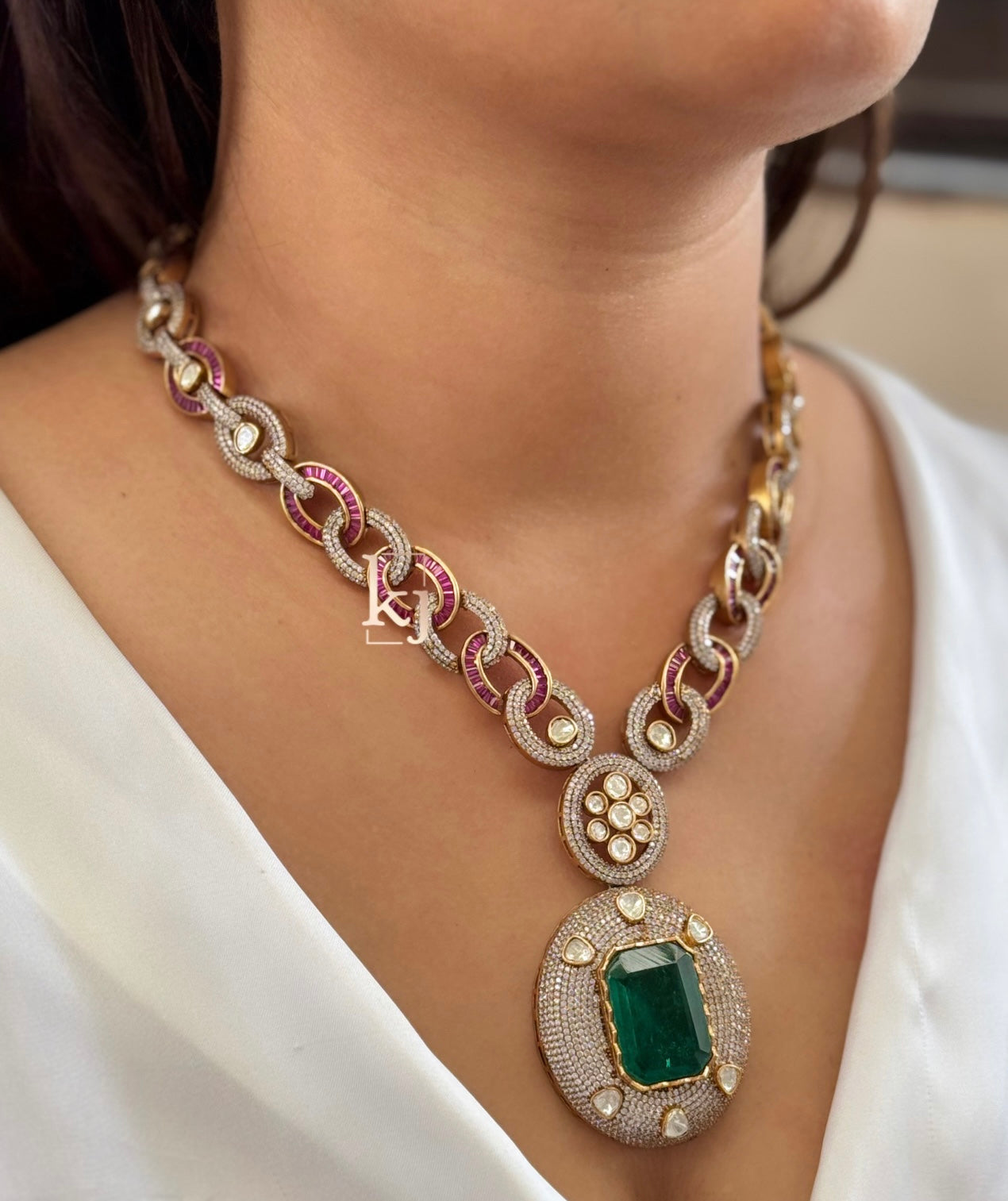 Raha pendent set