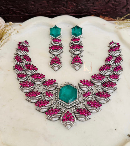 Nikoz necklace set
