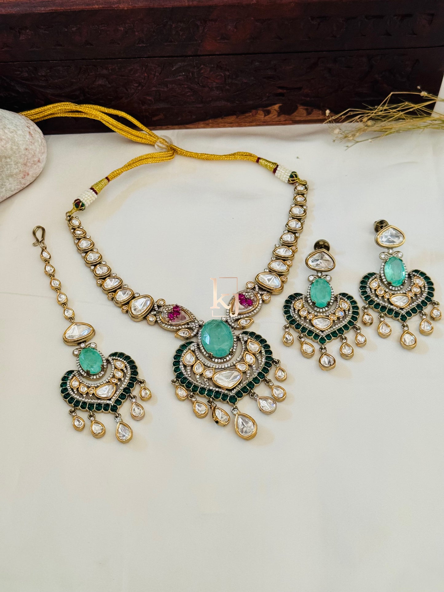 Lozel necklace set