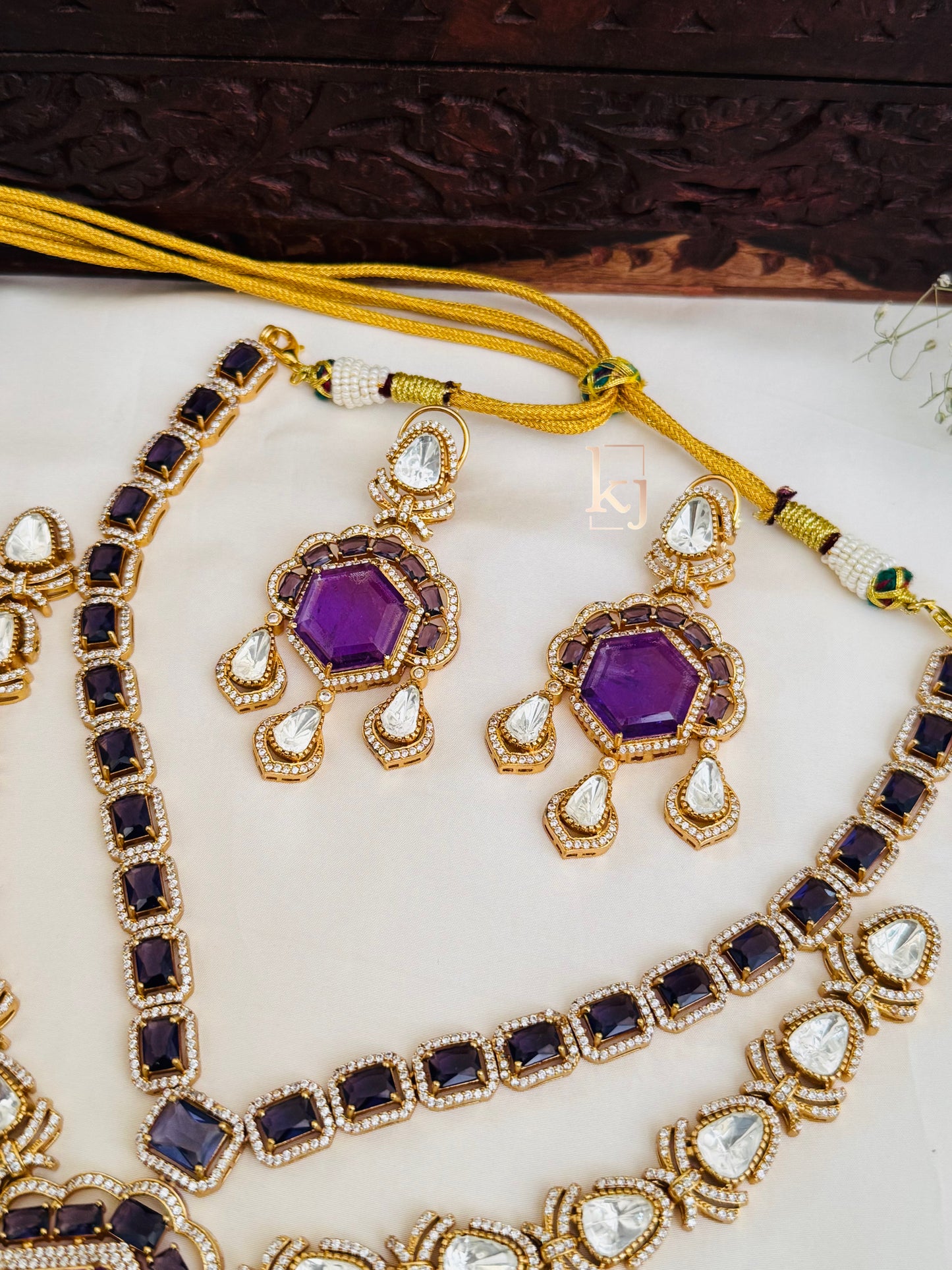 Navira pendant set