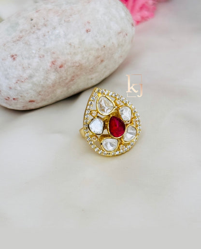 Megara ring