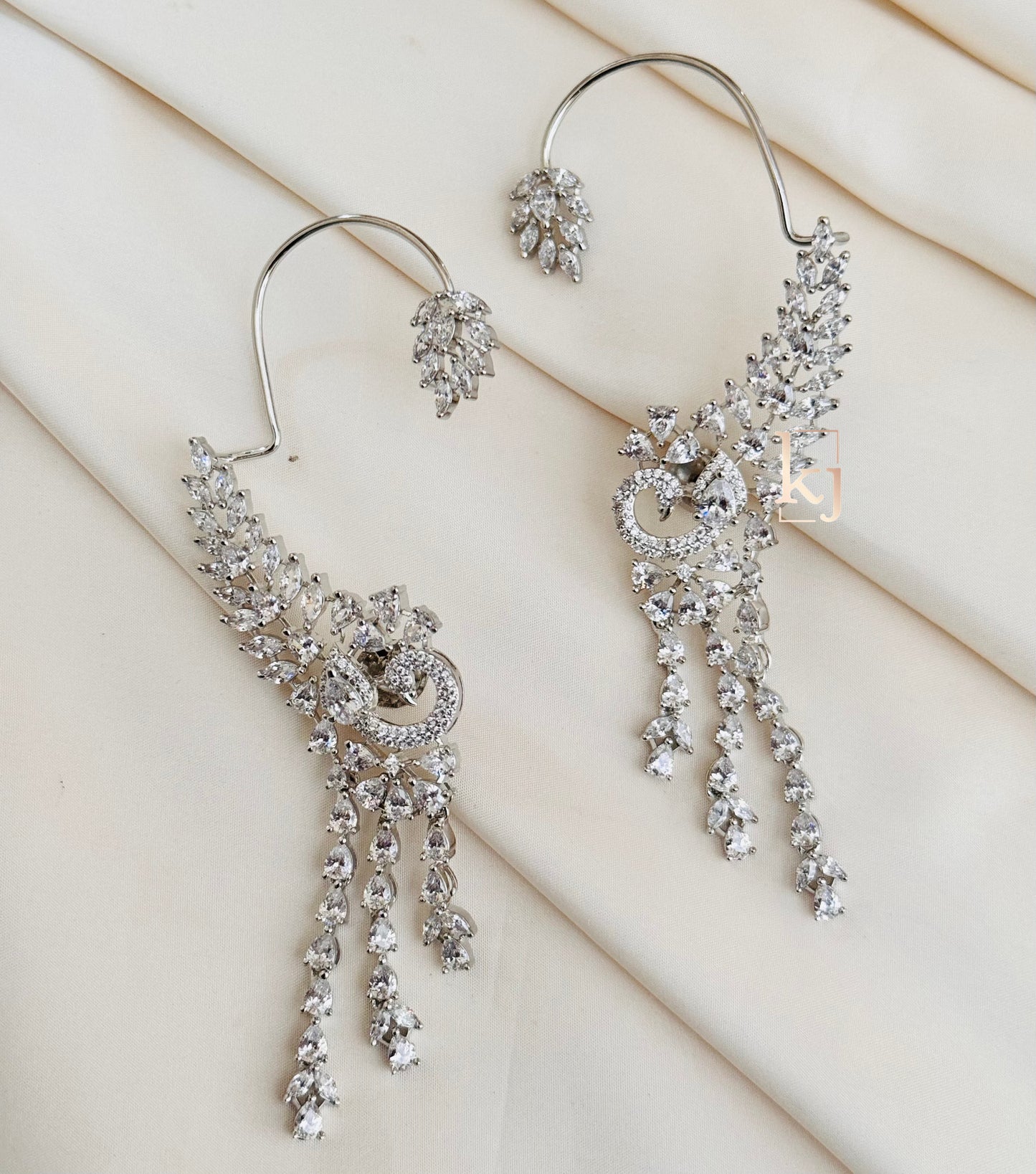 Piona earcuff earrings