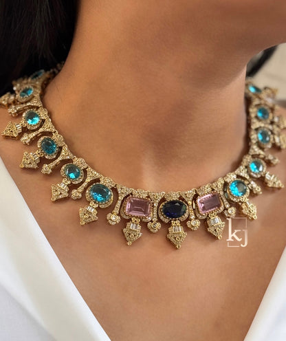 Yanik necklace set