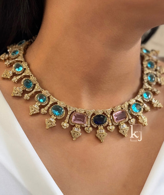 Yanik necklace set