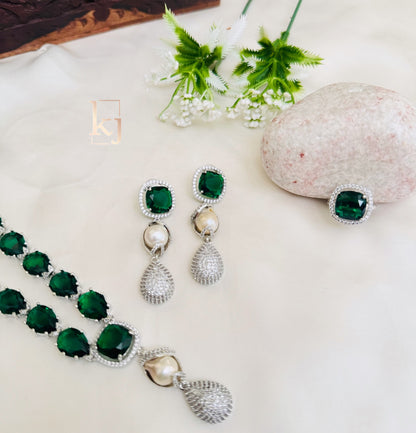 Vaani pendant set