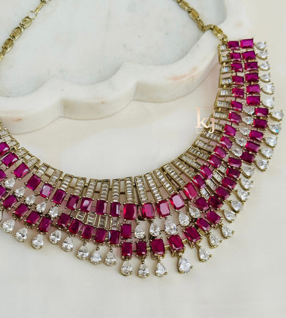 Gyun necklace set