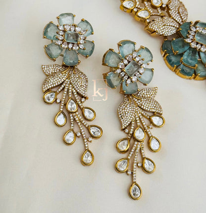 Shriyv necklace set