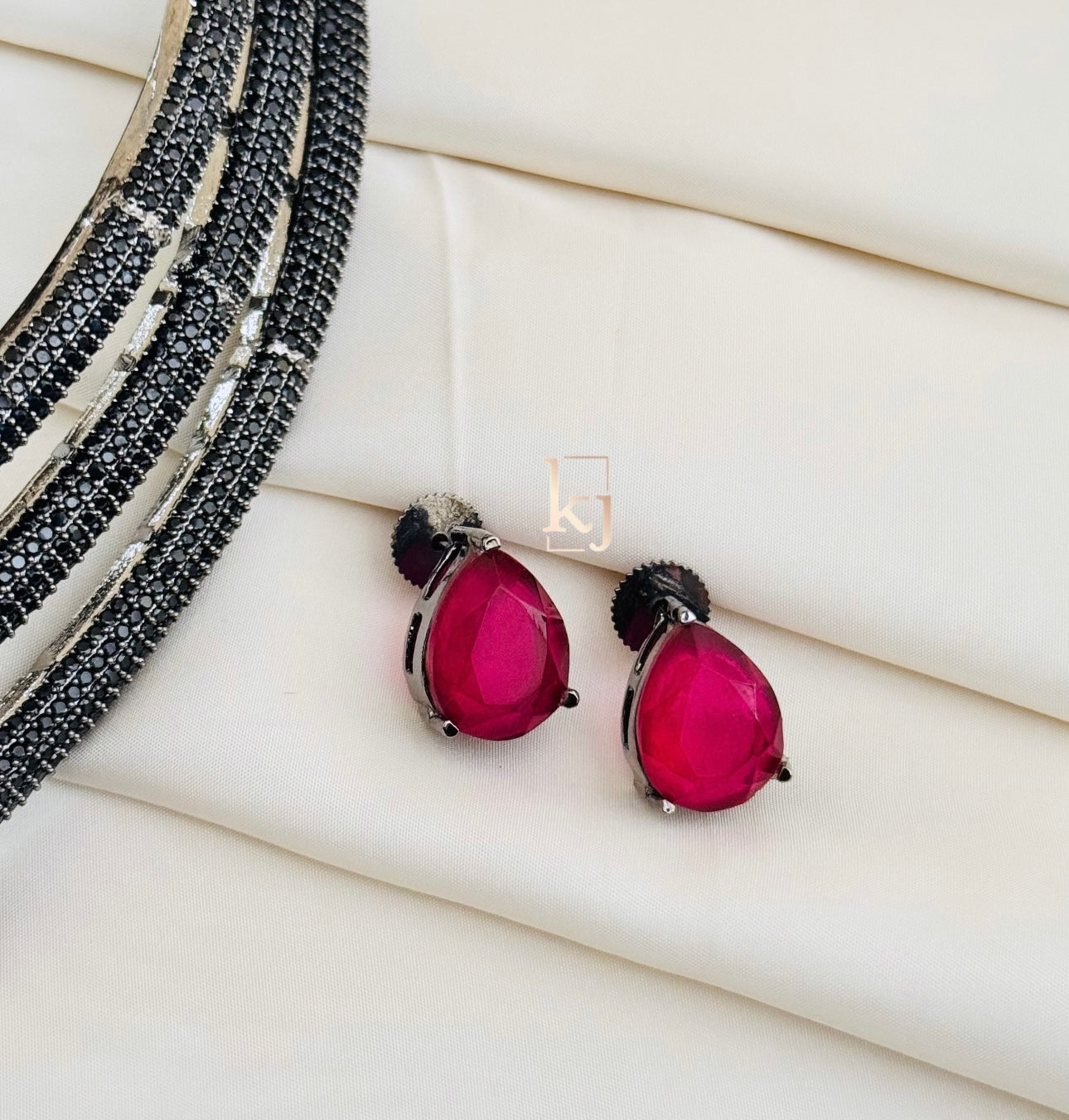 Soven necklace set