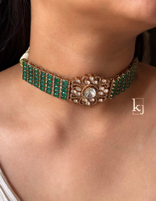 Vivia Choker set