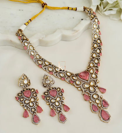 Flowi necklace set