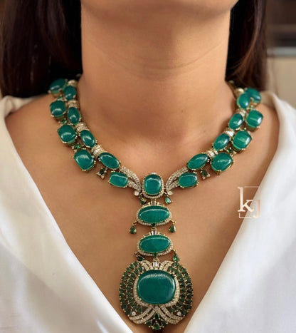 Zinnia pendant set