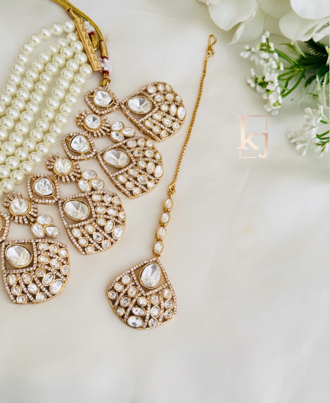 Arlo choker set