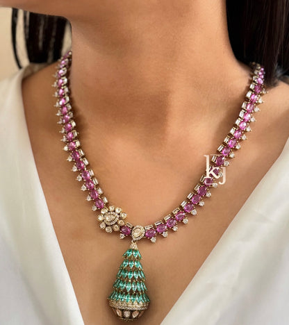 Sabine pendant set