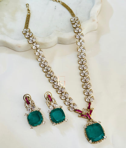Denial necklace set