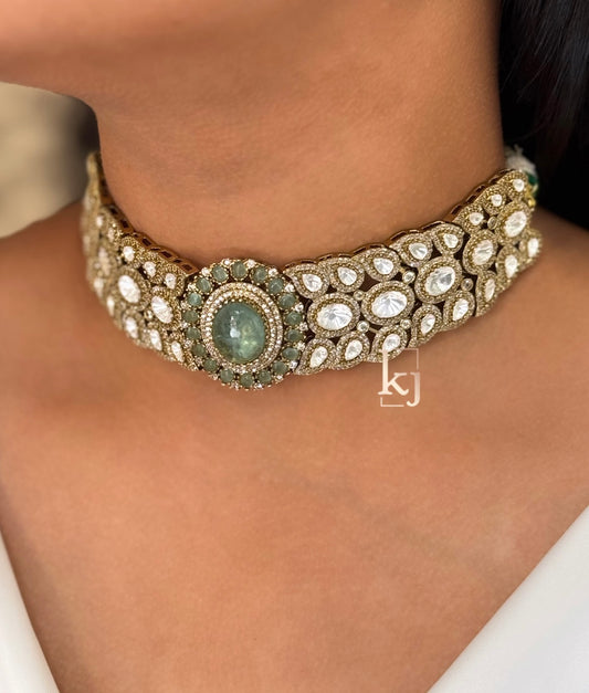 Azalea choker set