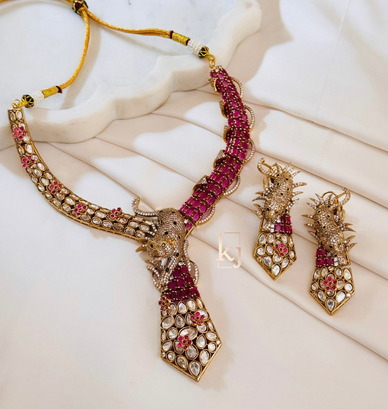 Ziavi necklace set