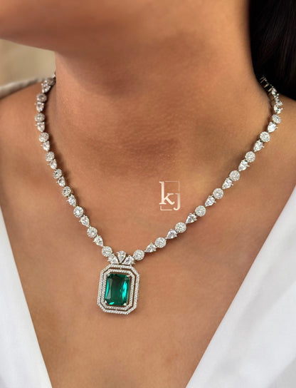 Lyla necklace set