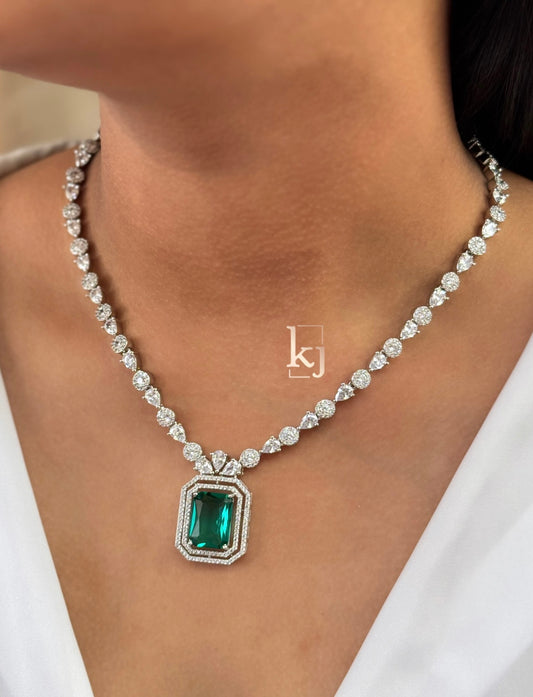 Lyla necklace set