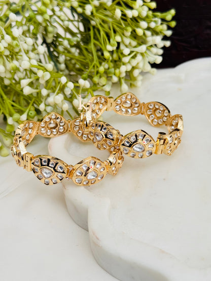 Hiona bangle set size 2.6