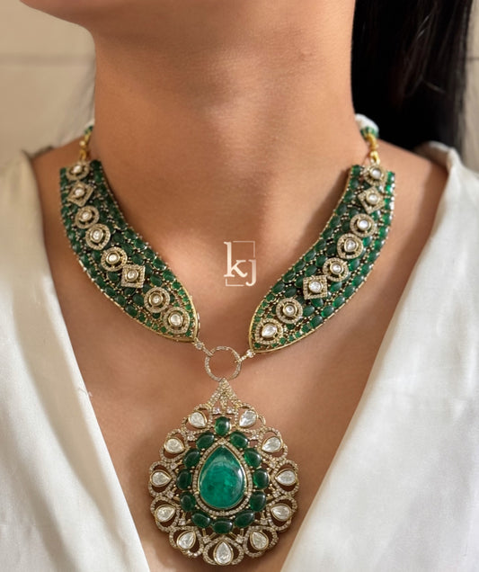 Vellie Pendant set