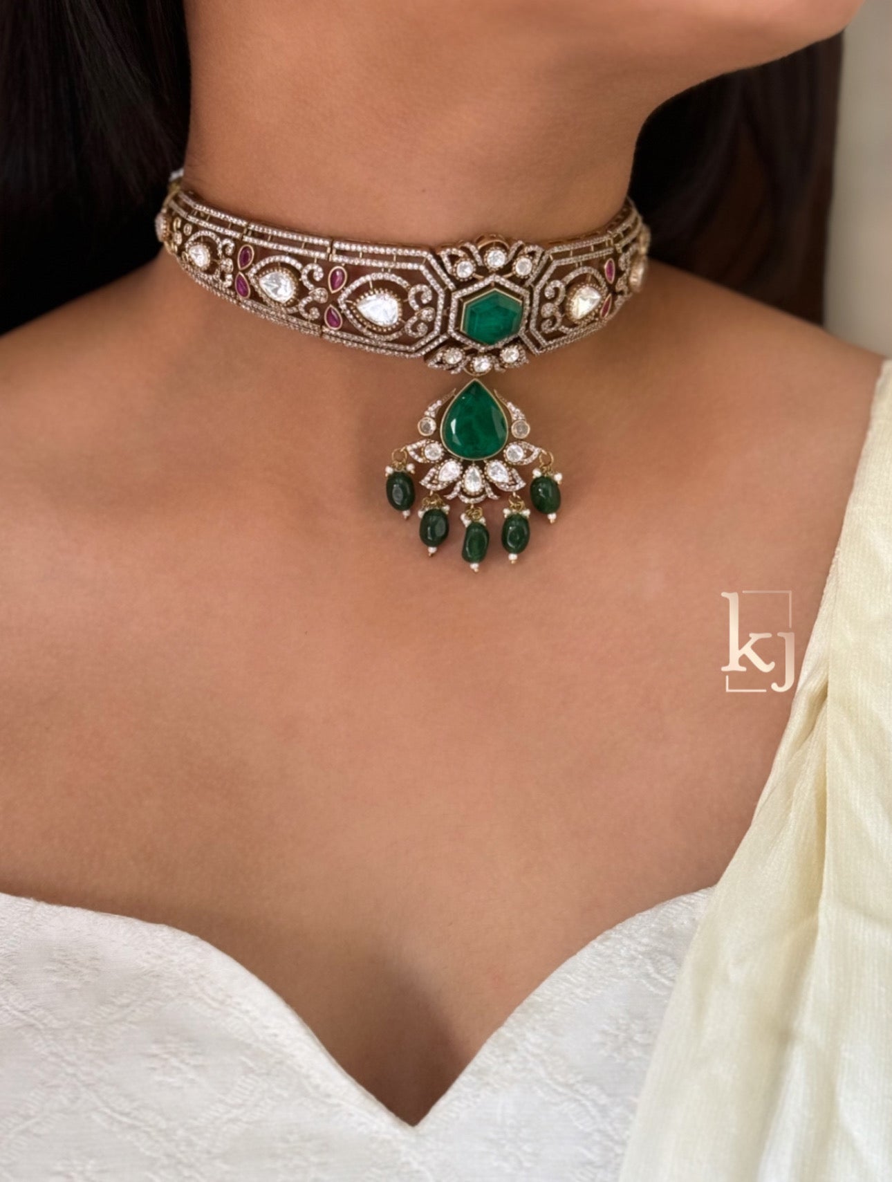 Miara choker set