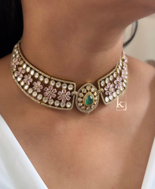Neve choker set