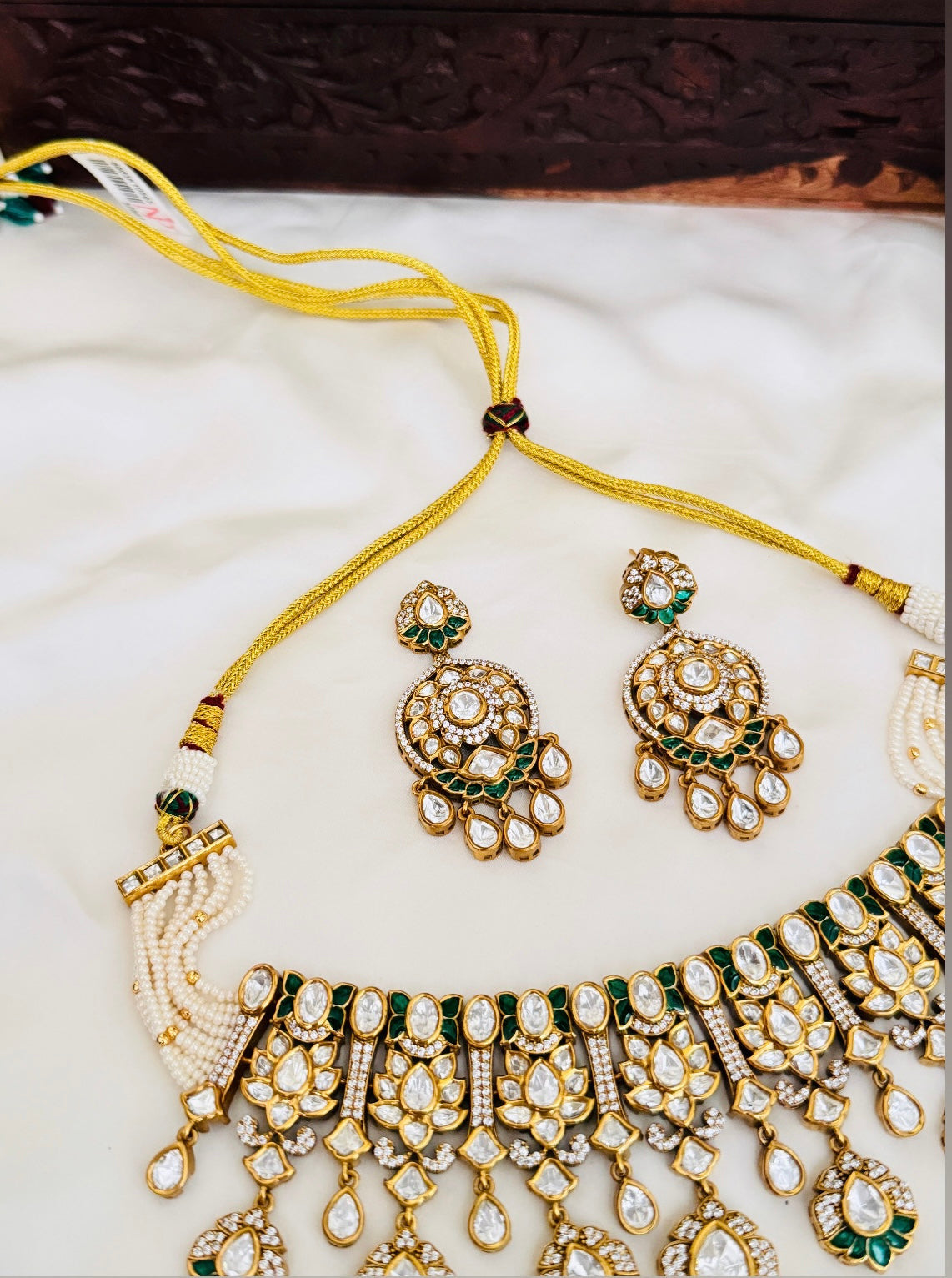Raven Choker set