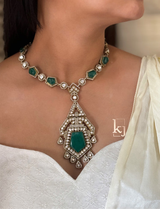 Leola pendant set
