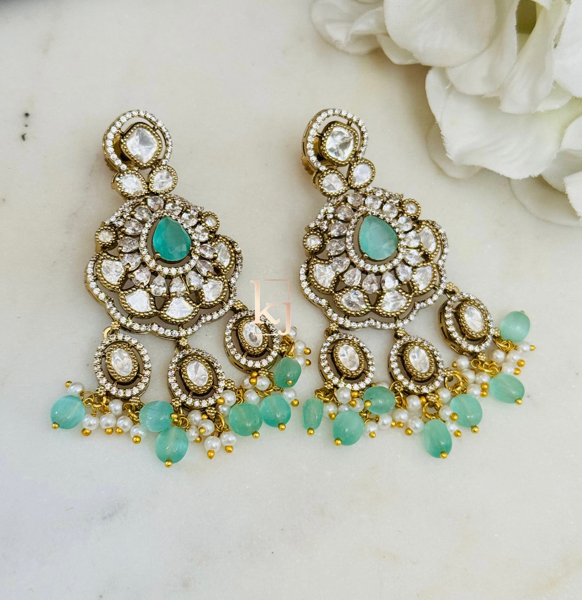 Yubi earrings set