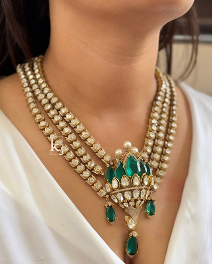 Merit necklace set